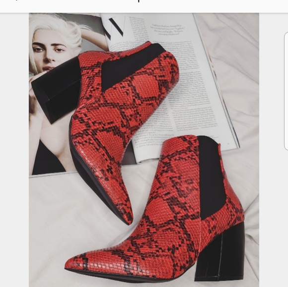 Shoes - 🚨ON SALE//The Miya// Red Snake Print booties